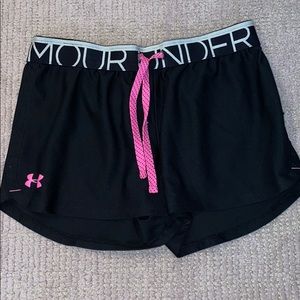 girls L under armour shorts
